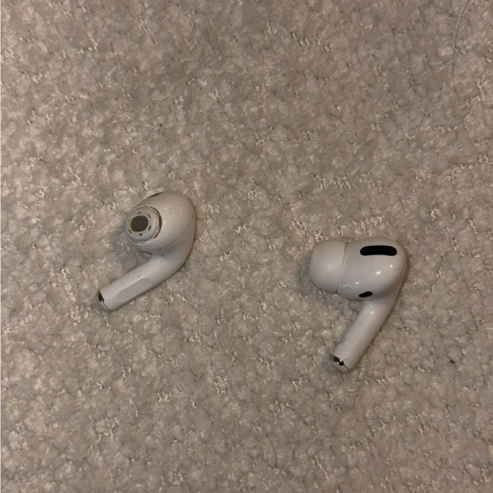 Apple AirPods Pro 1st Generation
